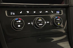 musta Volkswagen Golf 2017 kuva 24.