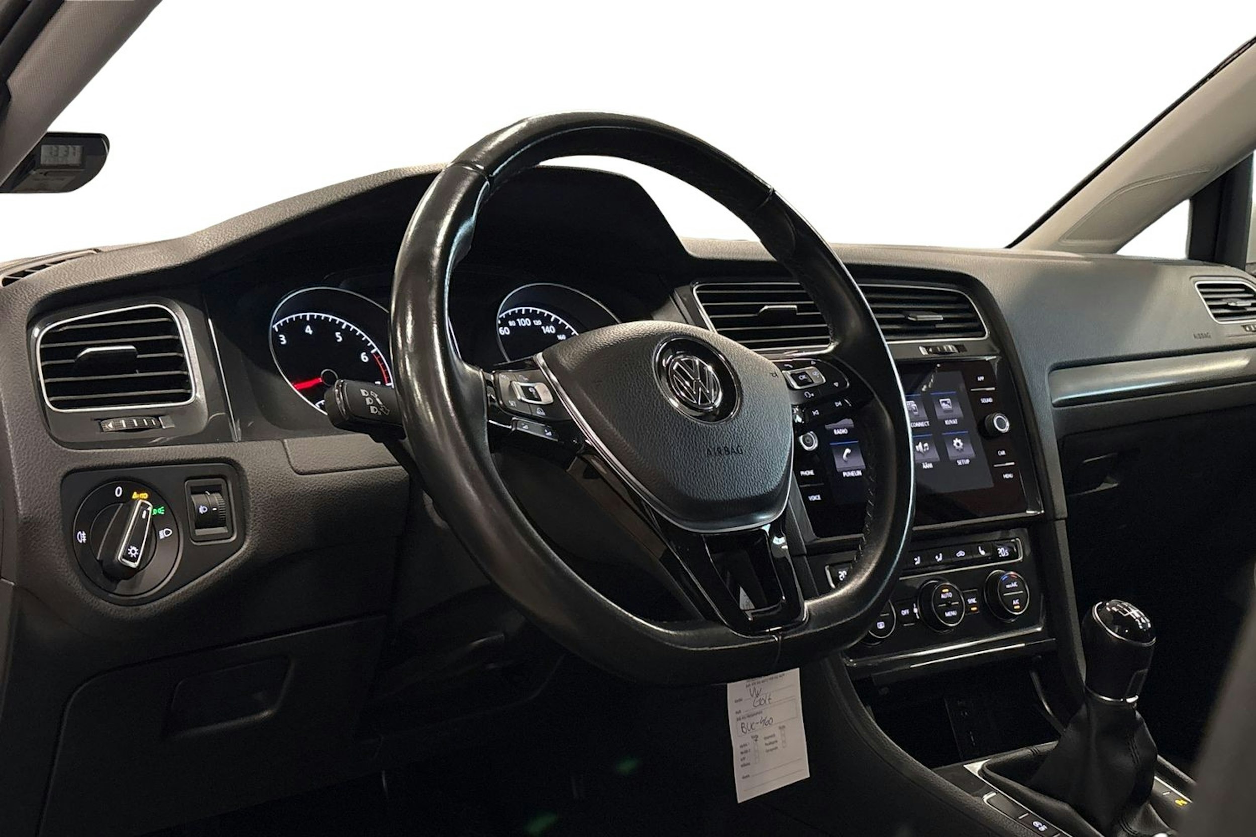 valkoinen Volkswagen Golf 2017 kuva 3.