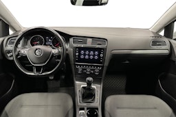 valkoinen Volkswagen Golf 2017 kuva 9.