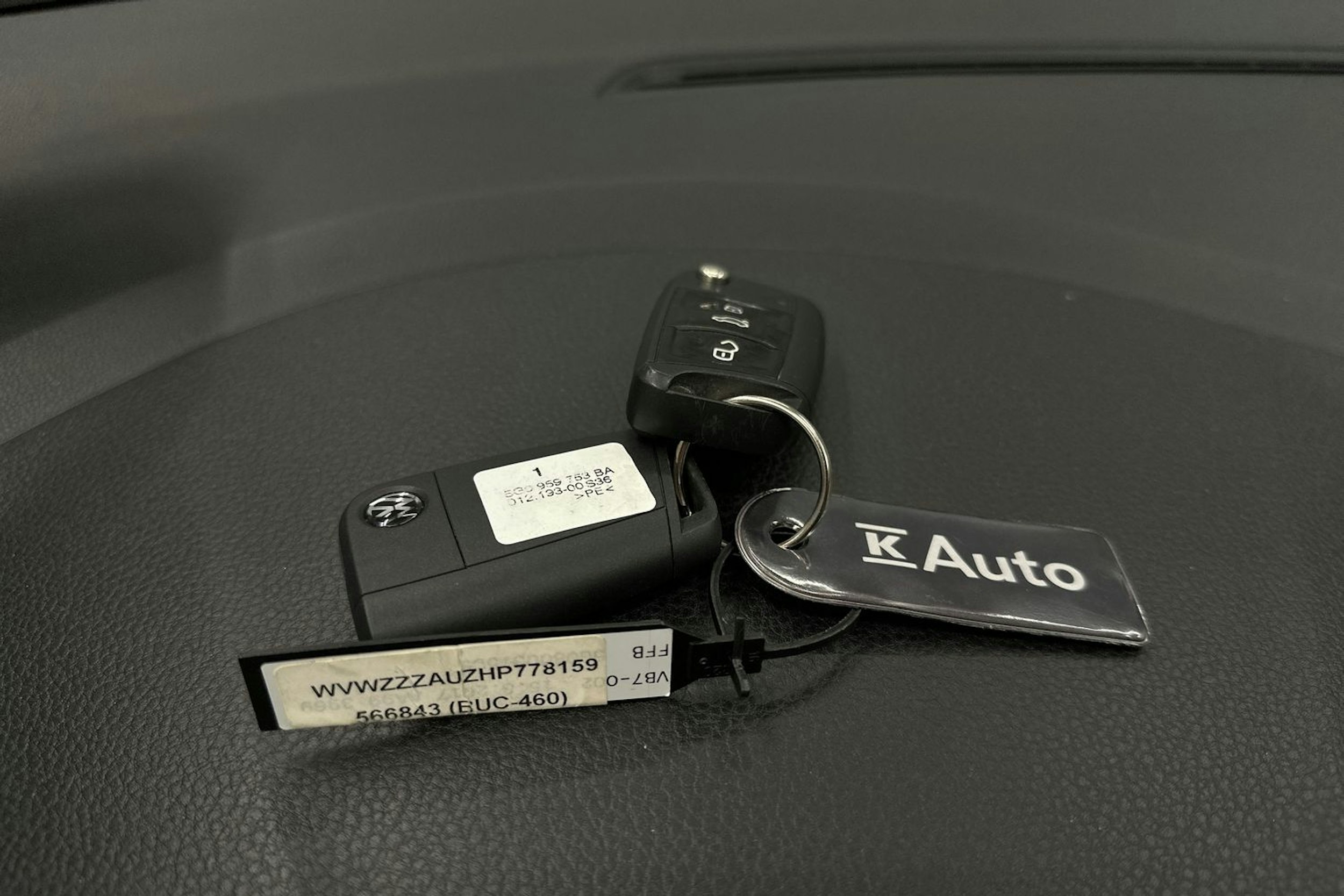 valkoinen Volkswagen Golf 2017 kuva 27.