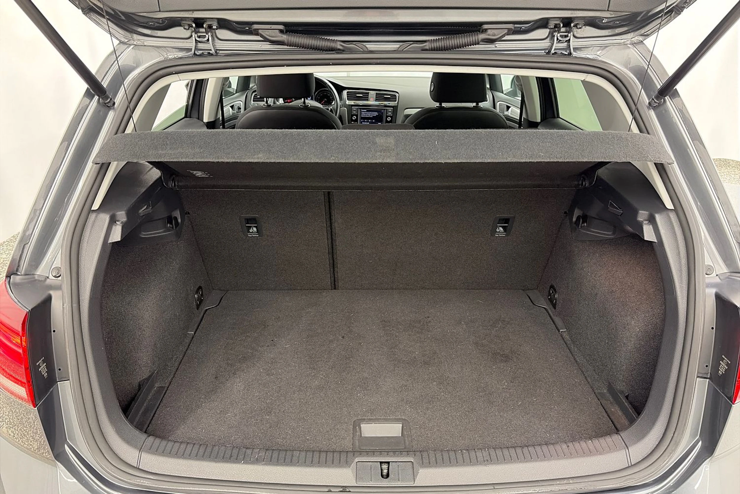 harmaa Volkswagen Golf 2017 kuva 11.