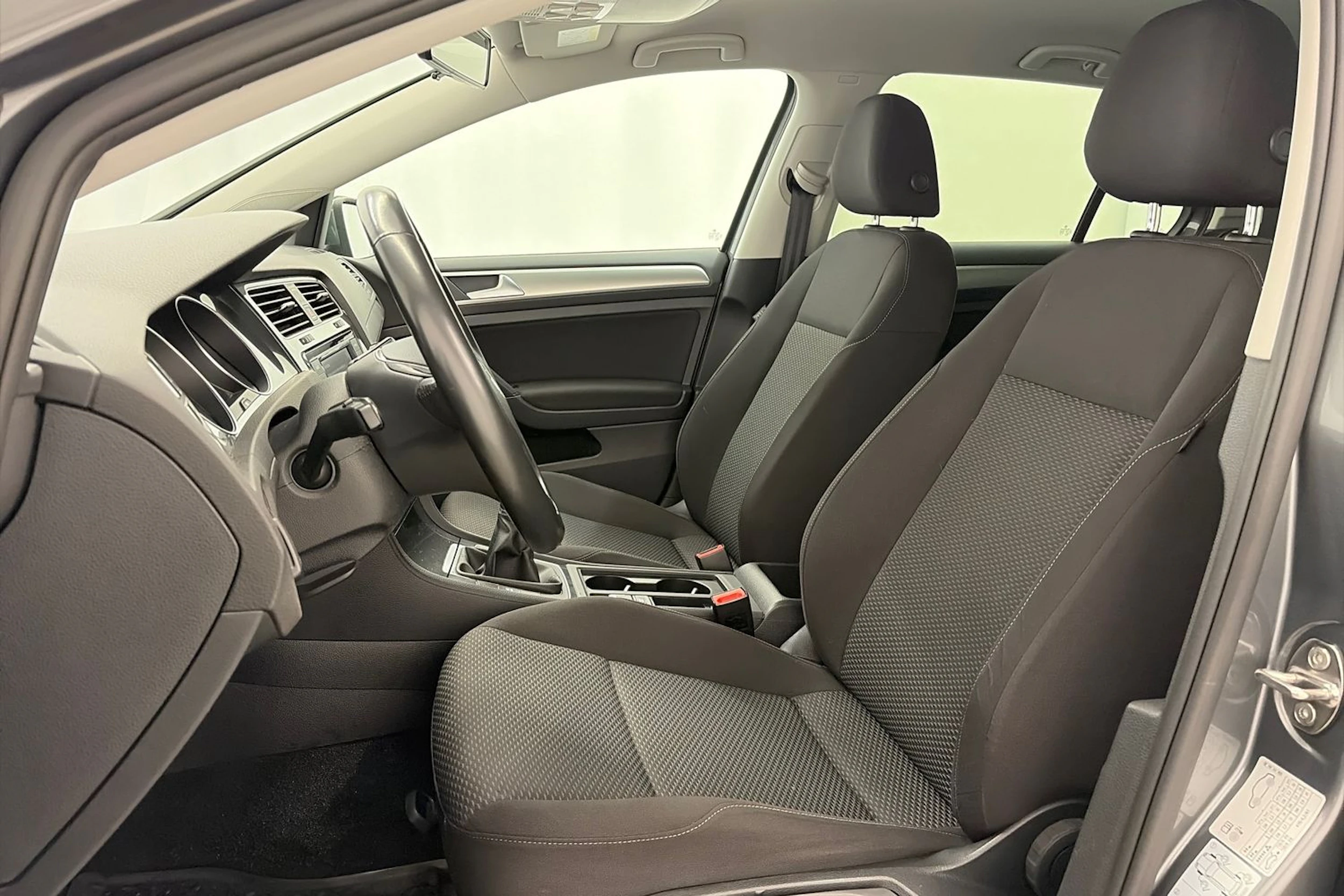 harmaa Volkswagen Golf 2017 kuva 12.