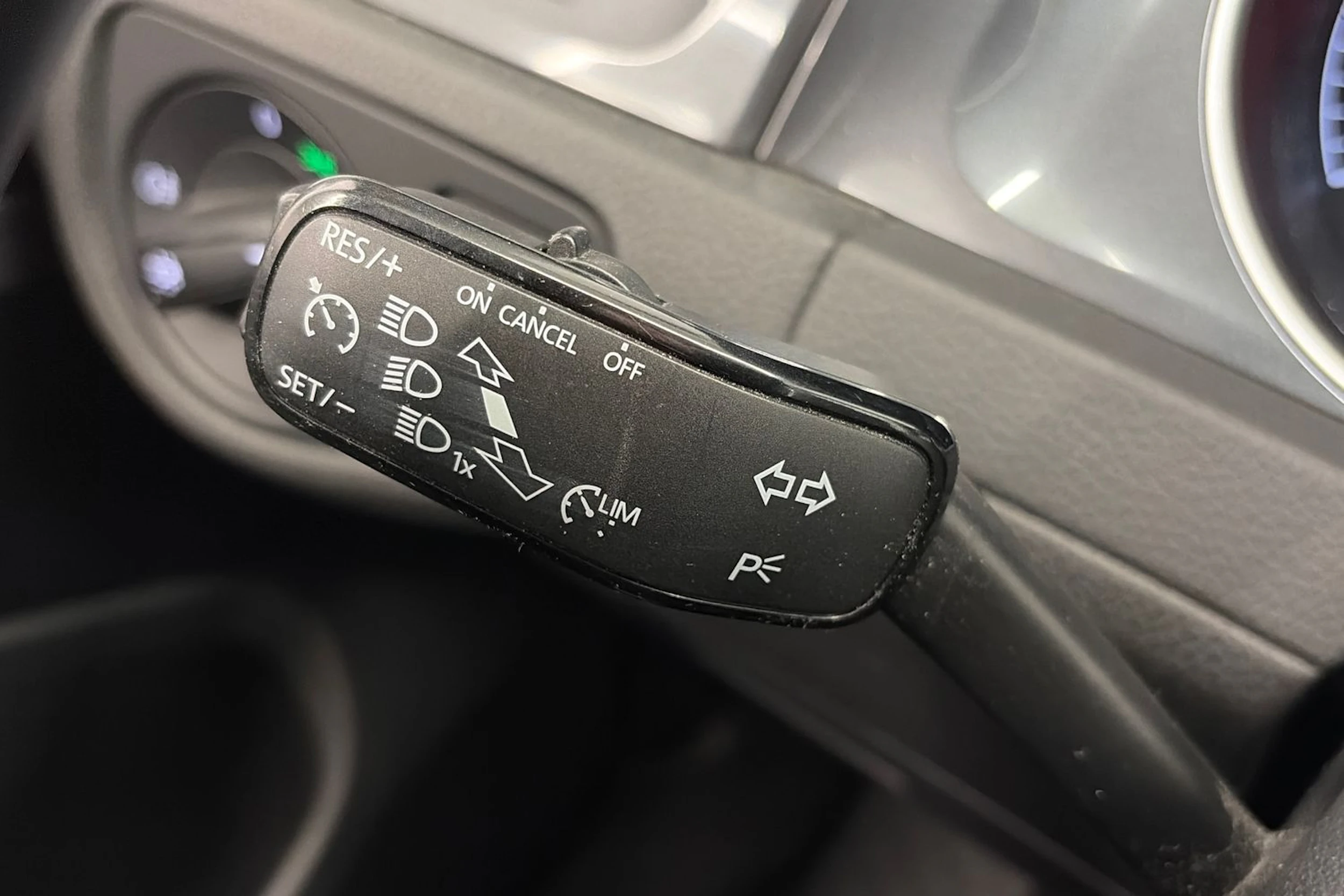 harmaa Volkswagen Golf 2017 kuva 14.