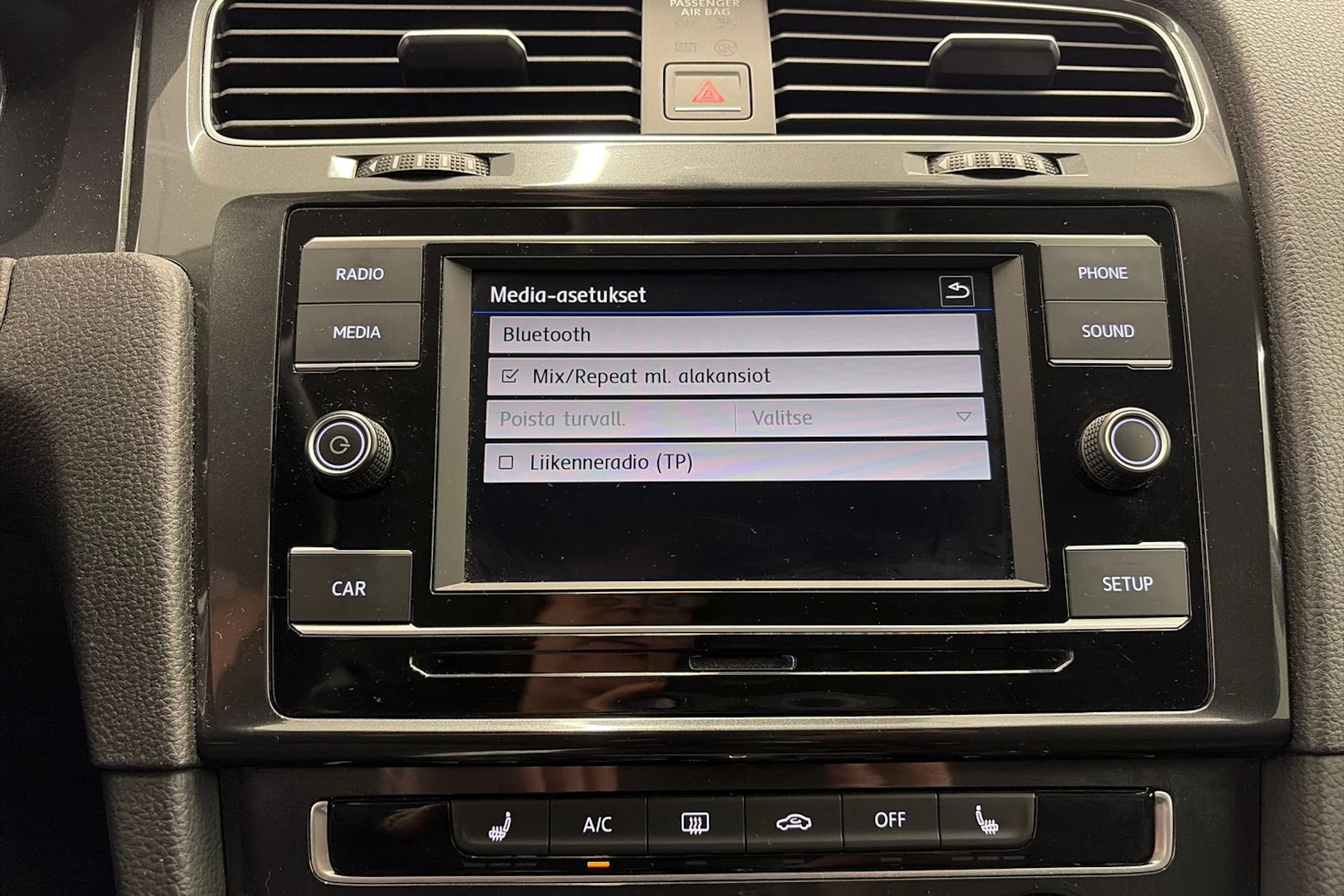 harmaa Volkswagen Golf 2017 kuva 15.
