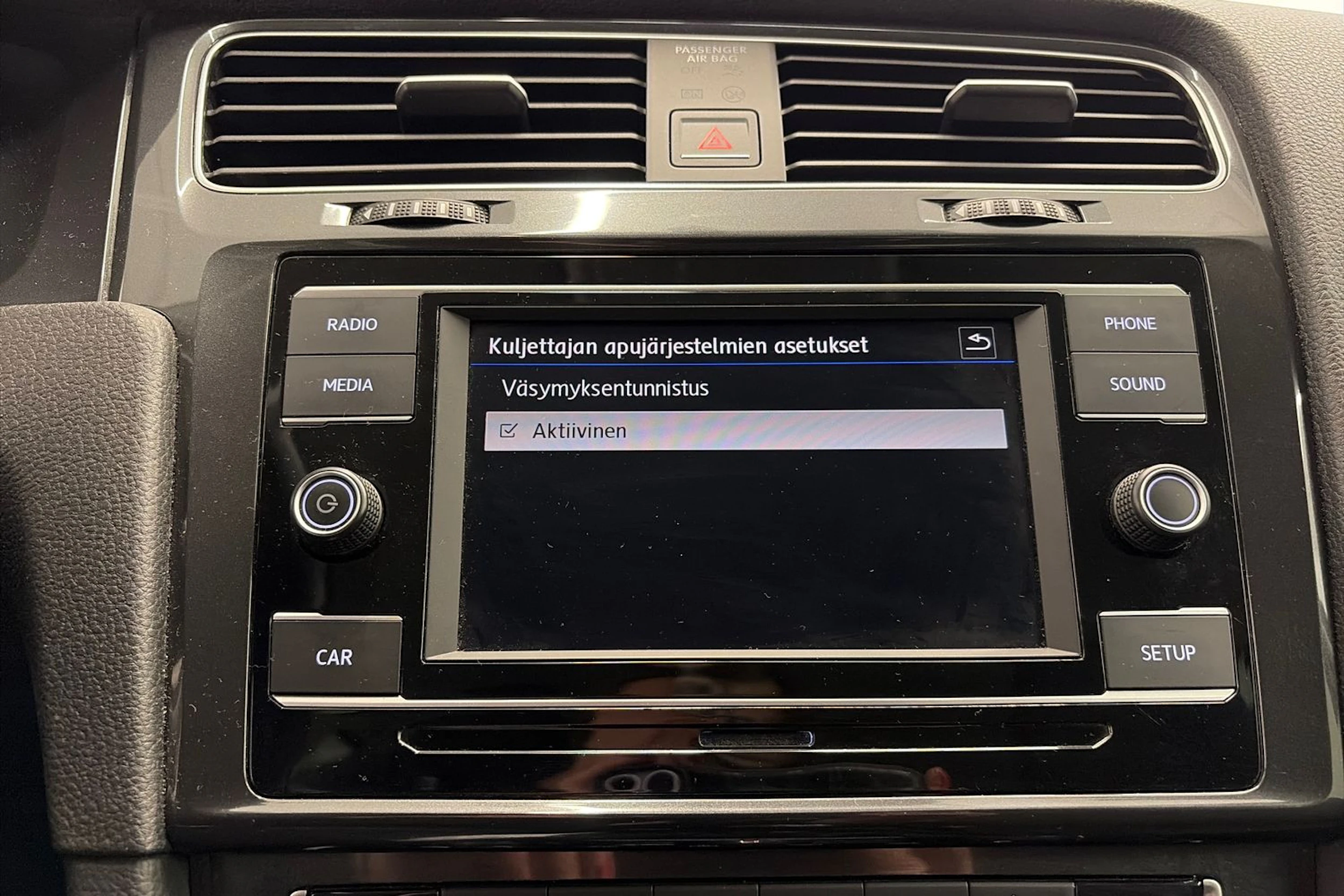 harmaa Volkswagen Golf 2017 kuva 16.