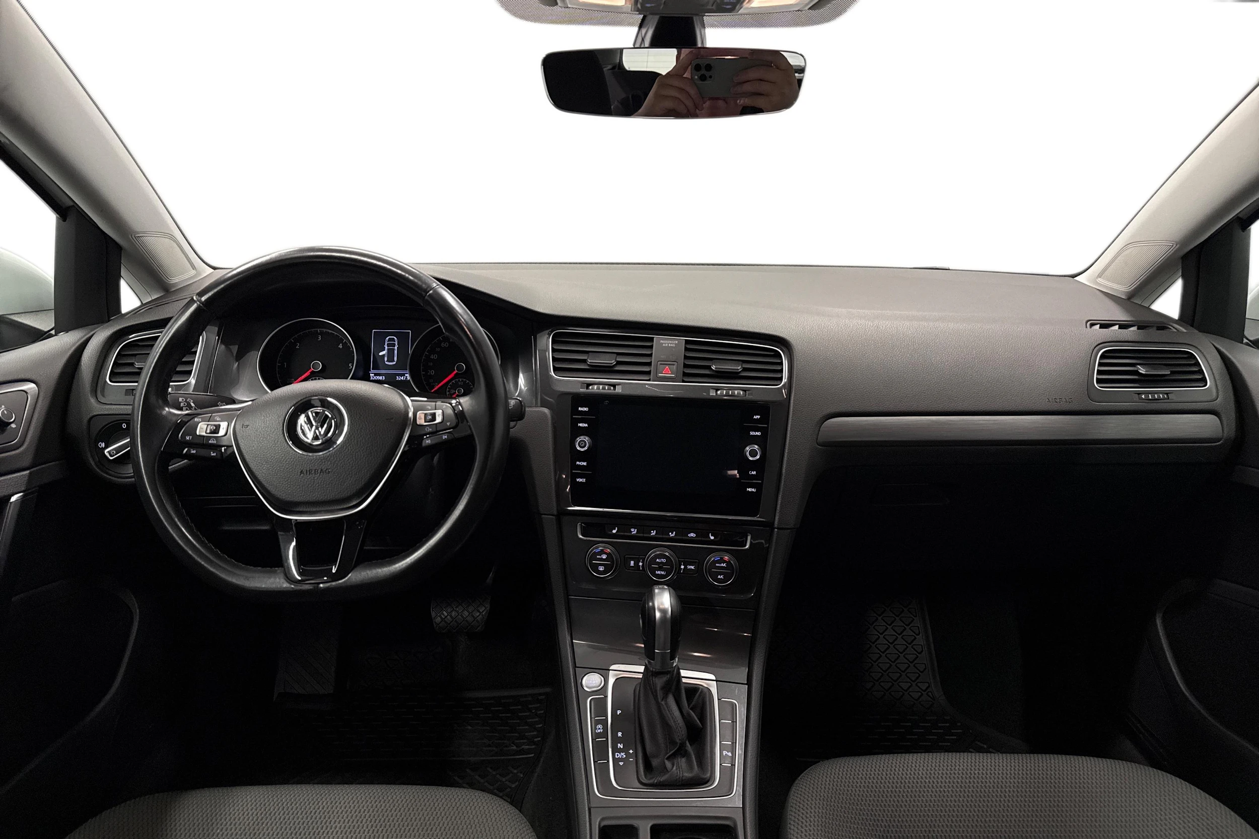 Valkoinen Volkswagen GOLF 2017 kuva 9.