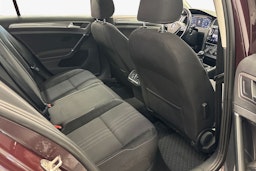 musta Volkswagen Golf 2017 kuva 9.