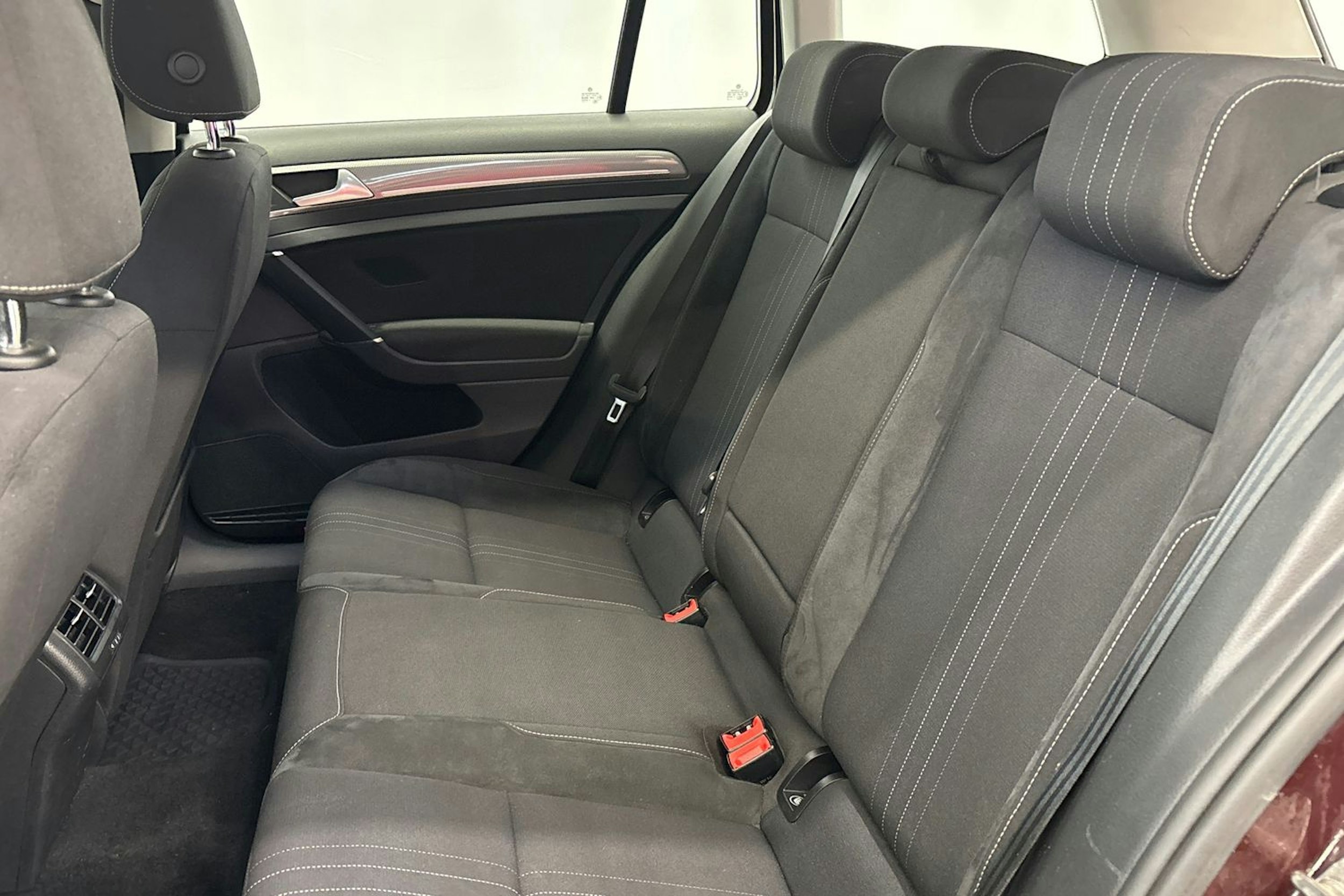 musta Volkswagen Golf 2017 kuva 10.