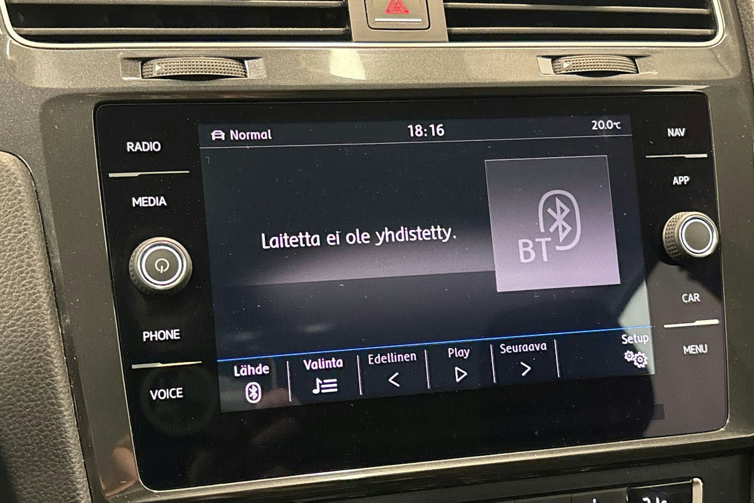 musta Volkswagen Golf 2017 kuva 18.