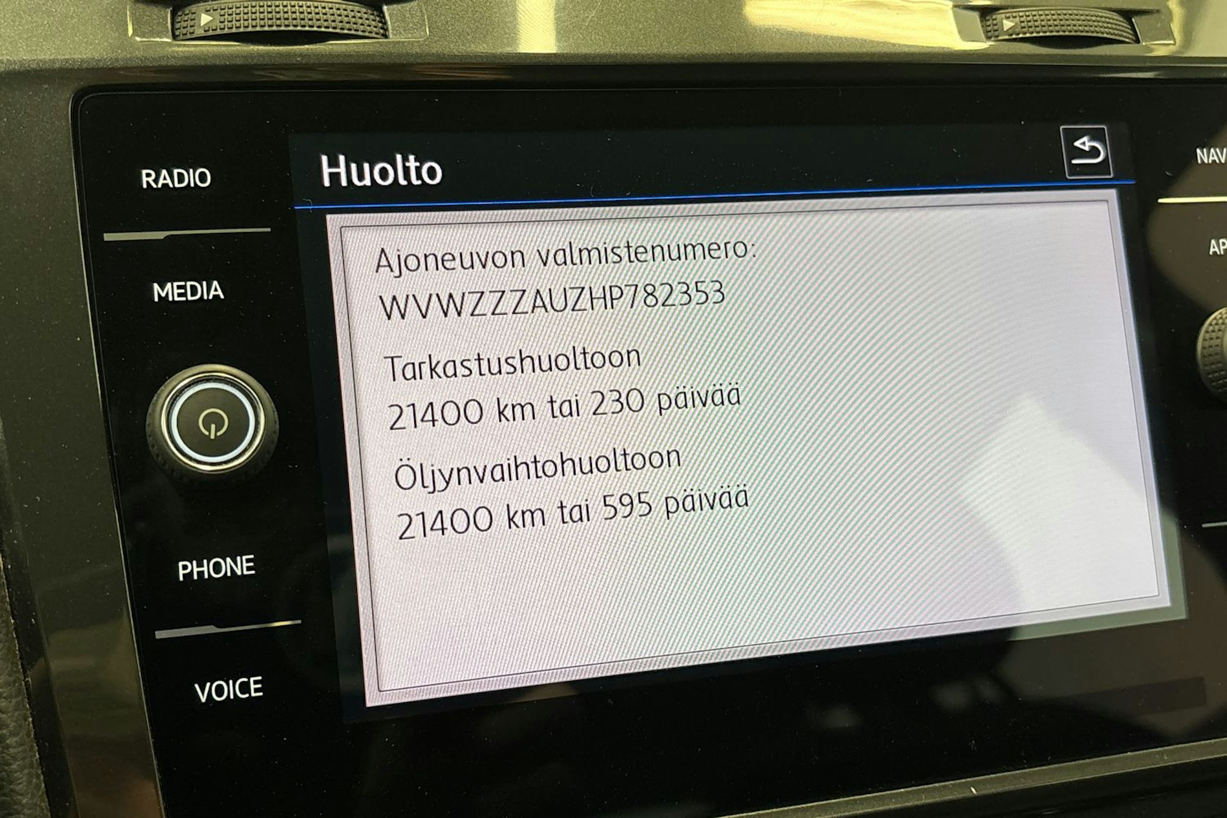 musta Volkswagen Golf 2017 kuva 23.