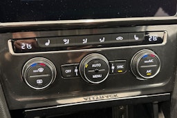 musta Volkswagen Golf 2017 kuva 24.
