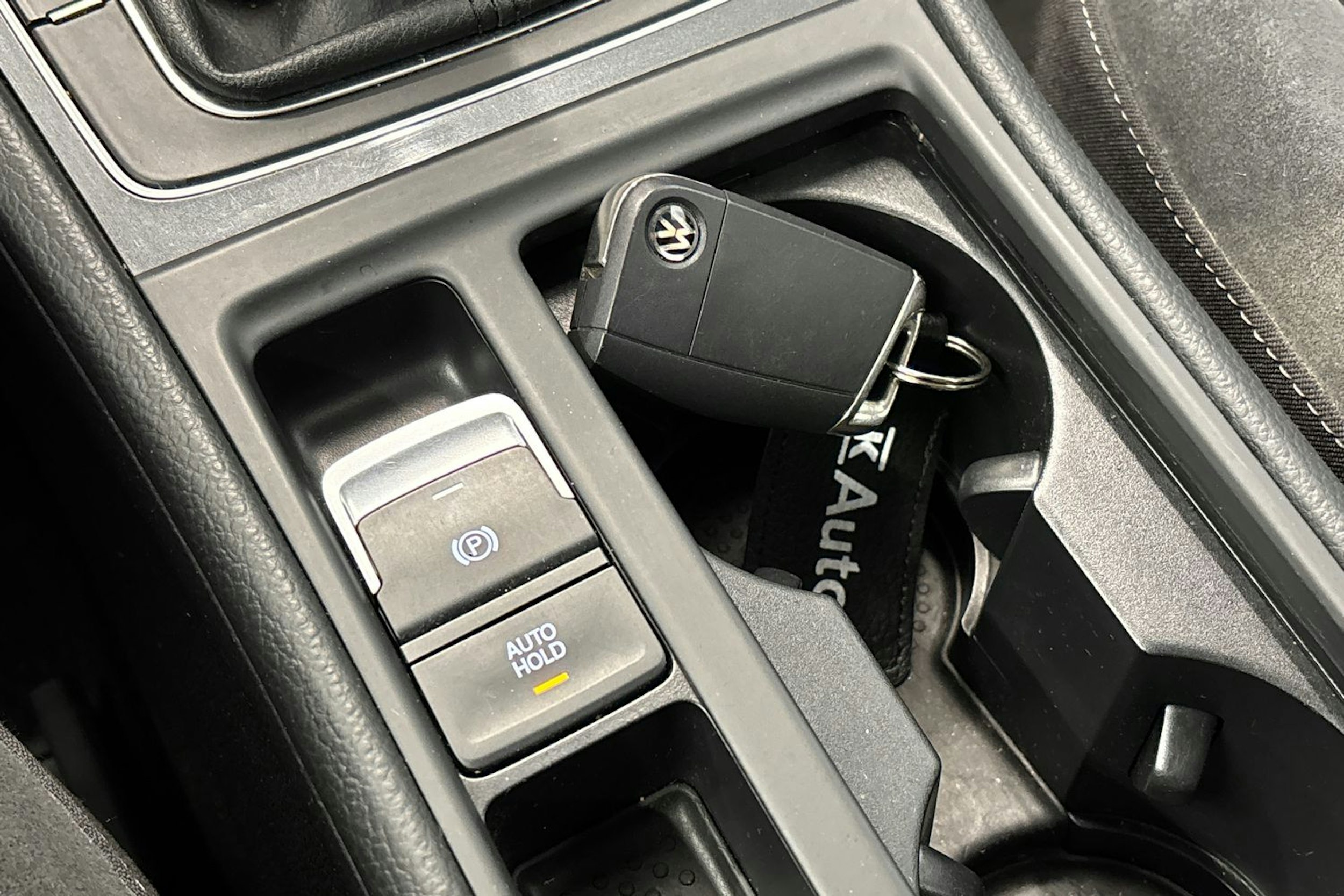 musta Volkswagen Golf 2017 kuva 26.