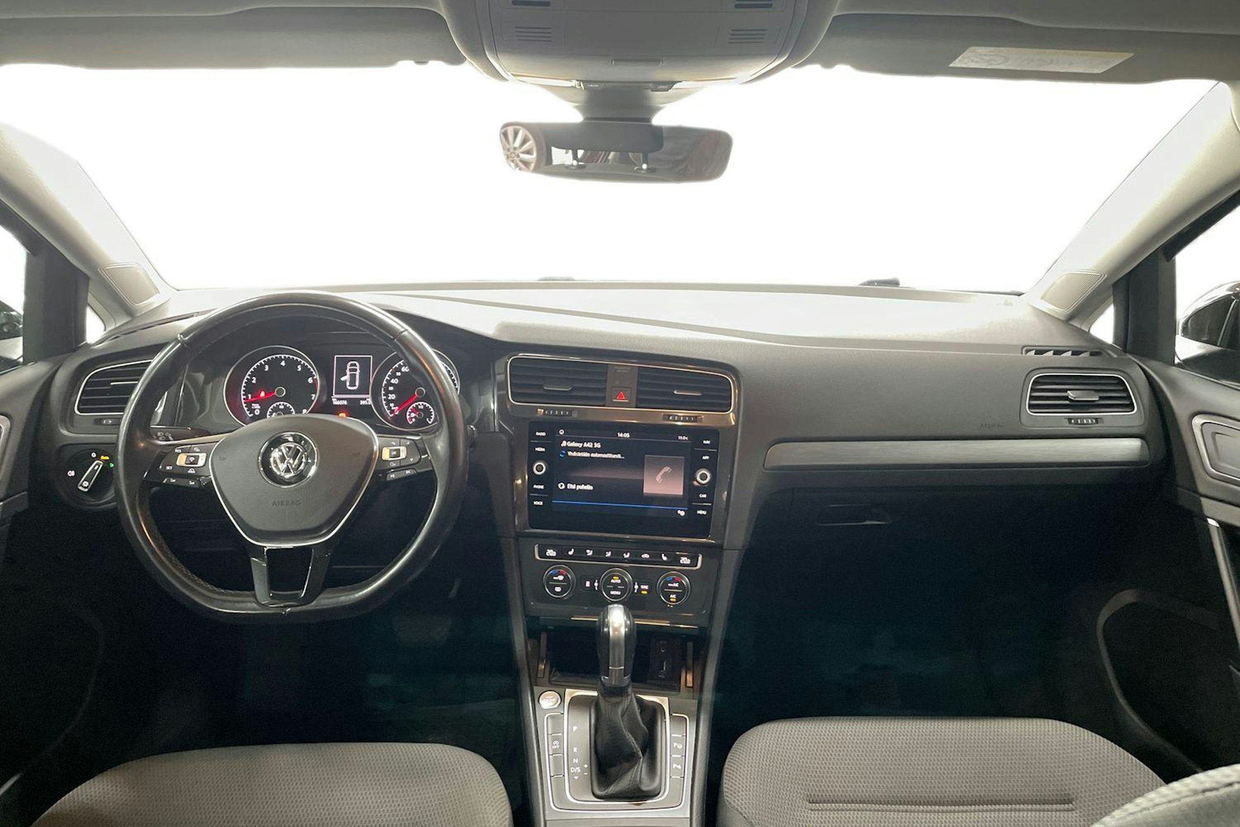 Musta Volkswagen GOLF 2017 kuva 9.