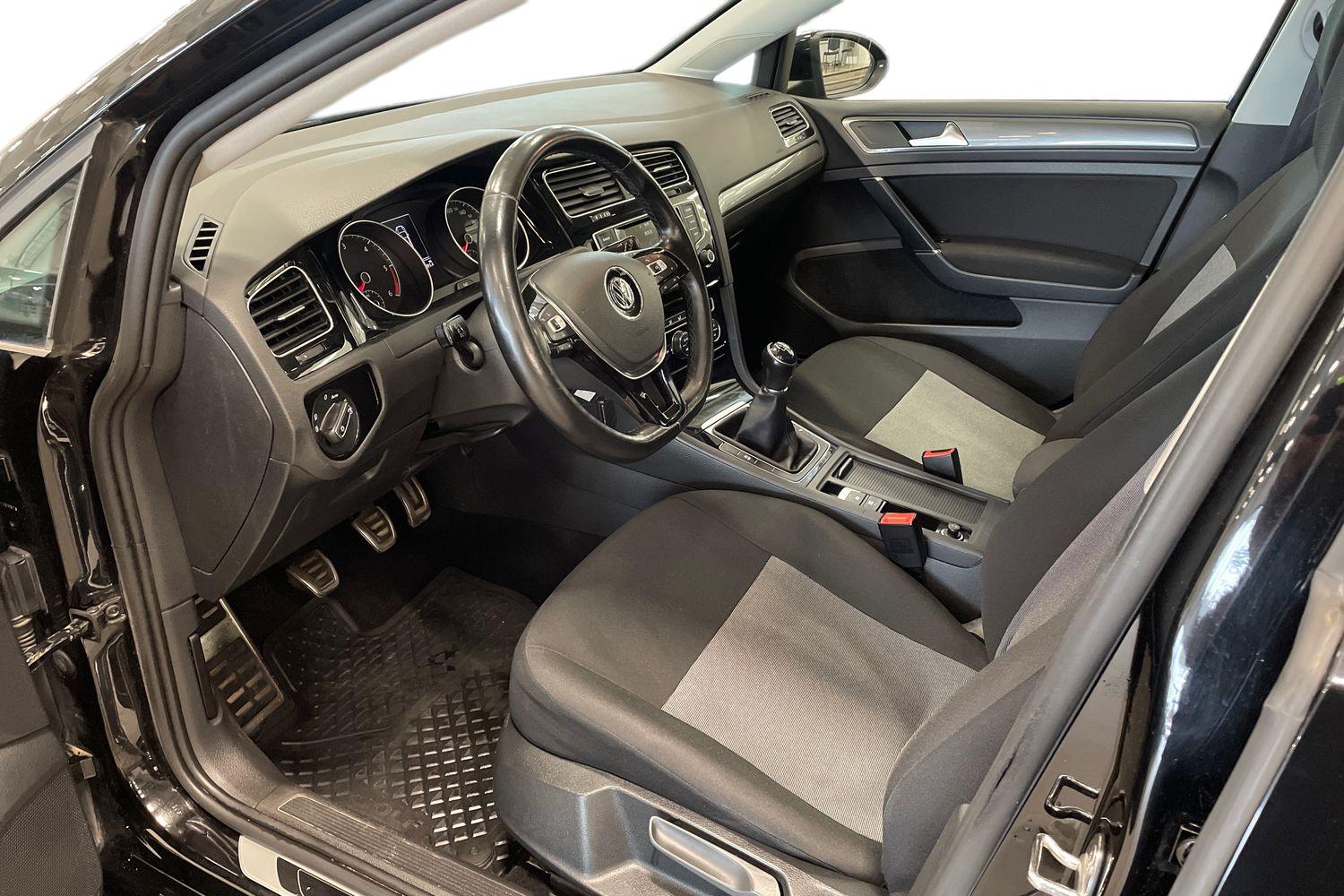 Volkswagen Golf 2017, photo 7/31
