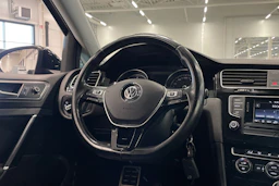 musta Volkswagen Golf 2017 kuva 12.