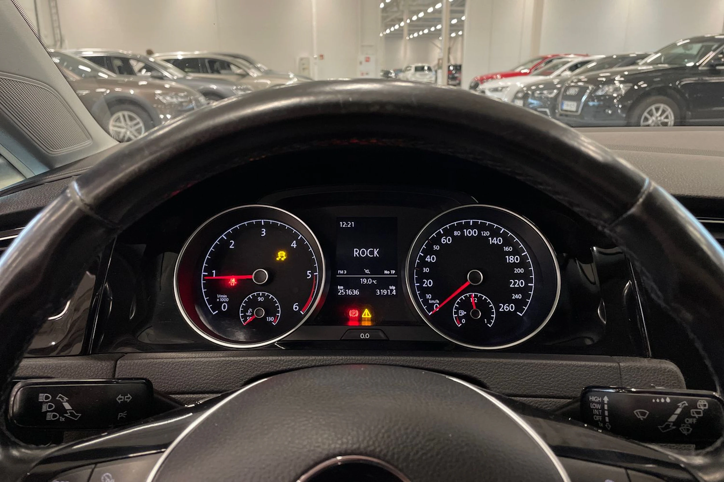 musta Volkswagen Golf 2017 kuva 13.