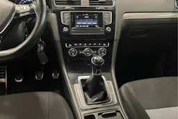 musta Volkswagen Golf 2017 kuva 17.