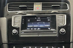 musta Volkswagen Golf 2017 kuva 18.