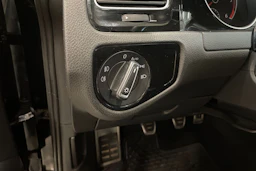 musta Volkswagen Golf 2017 kuva 23.