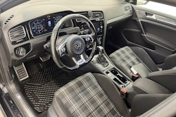 Musta Volkswagen GOLF 2017 kuva 7.