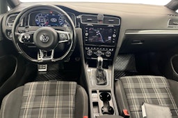 Musta Volkswagen GOLF 2017 kuva 9.