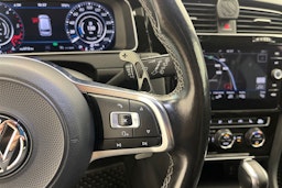 Musta Volkswagen GOLF 2017 kuva 16.