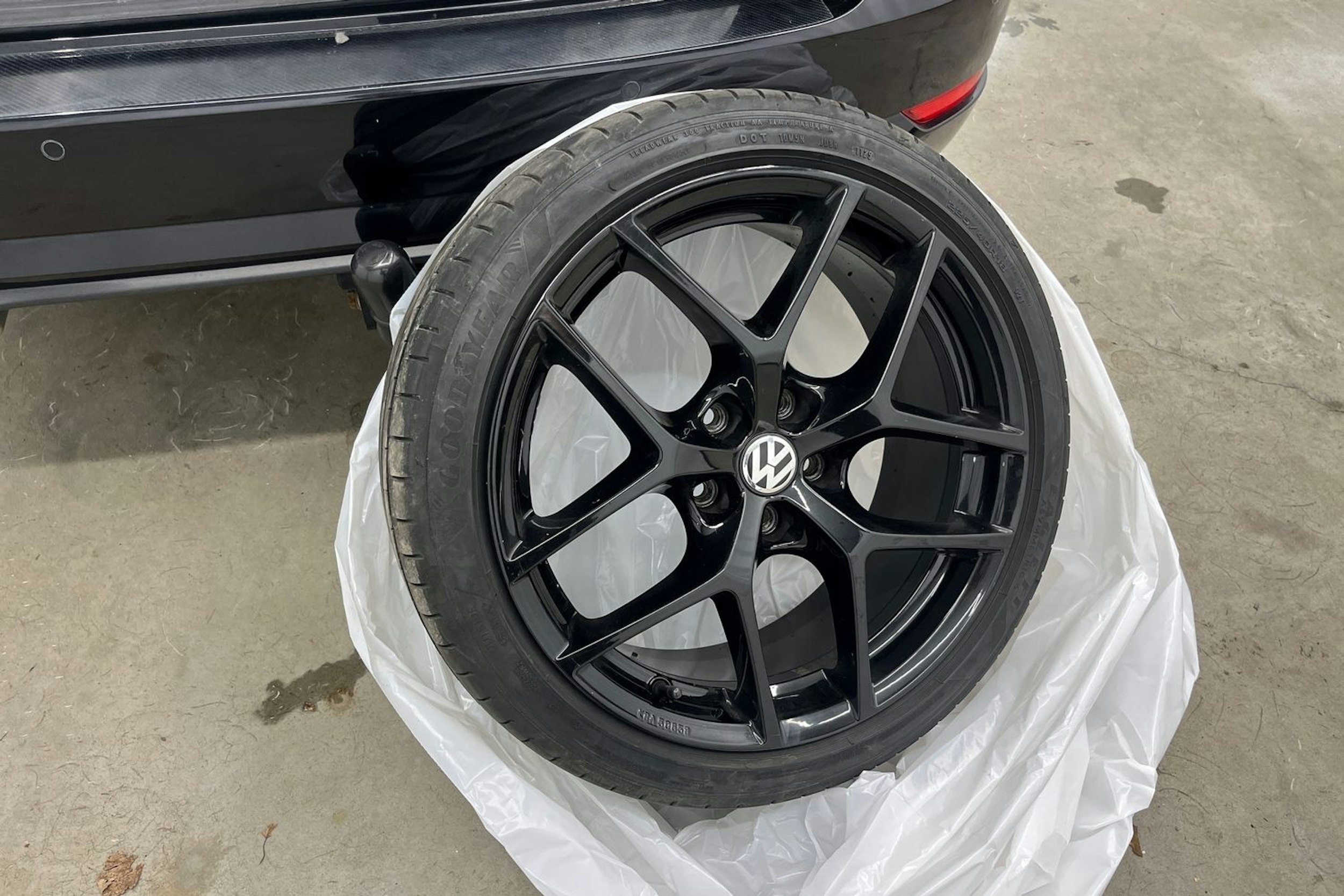 Musta Volkswagen GOLF 2017 kuva 20.