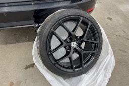 Musta Volkswagen GOLF 2017 kuva 20.