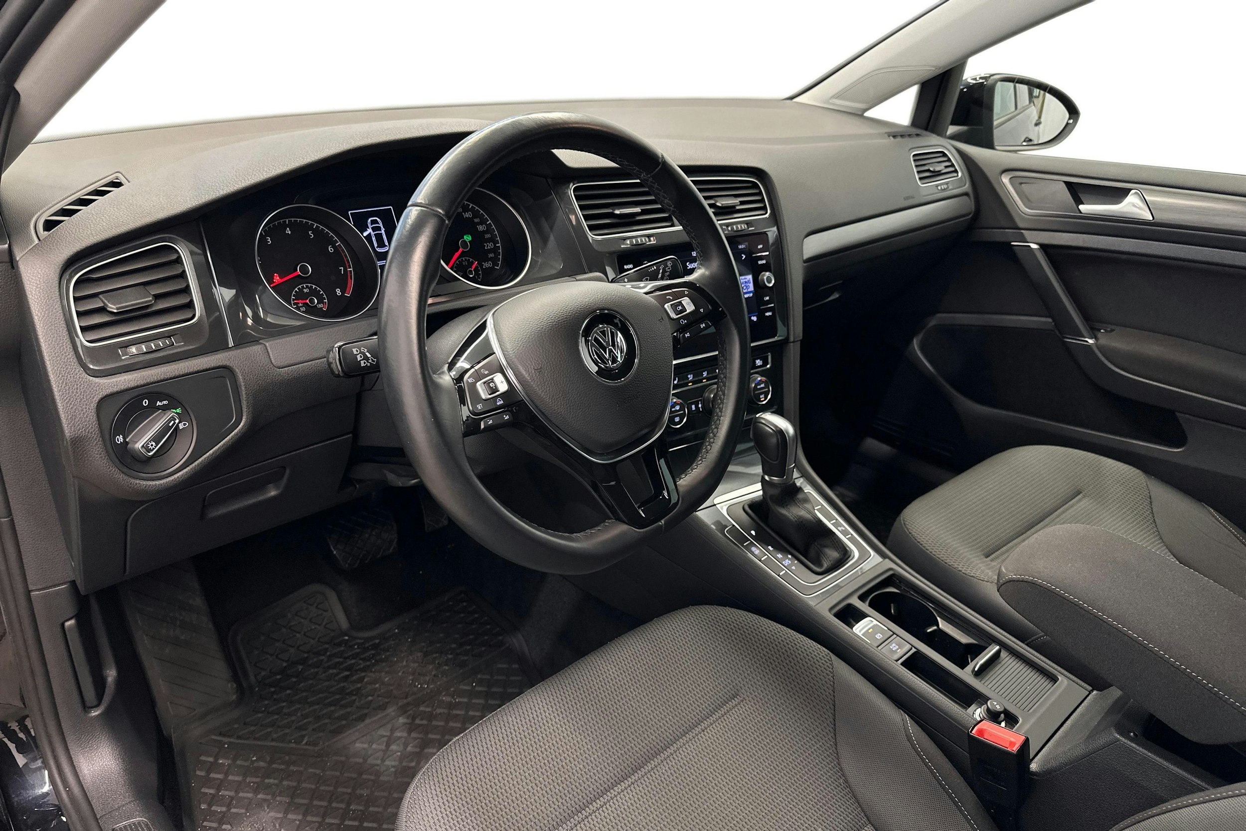 musta Volkswagen Golf 2017 kuva 7.