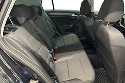 musta Volkswagen Golf 2017 kuva 11.