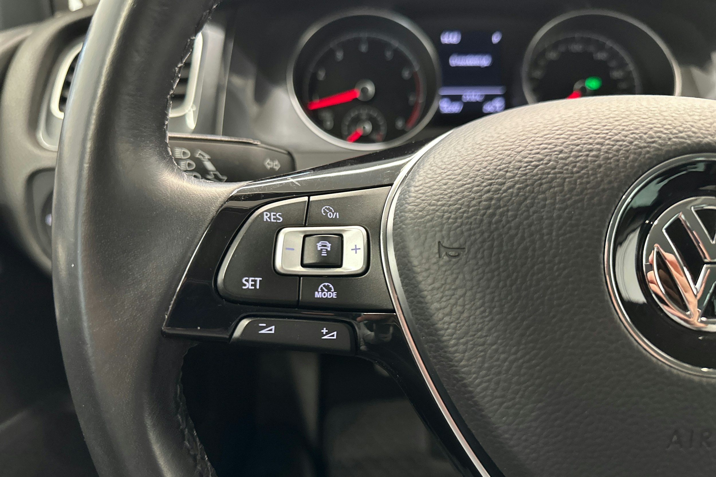 musta Volkswagen Golf 2017 kuva 17.