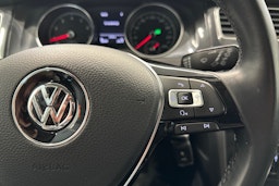 musta Volkswagen Golf 2017 kuva 18.