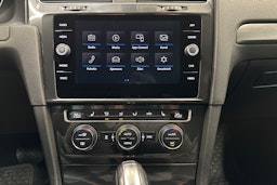 musta Volkswagen Golf 2017 kuva 21.