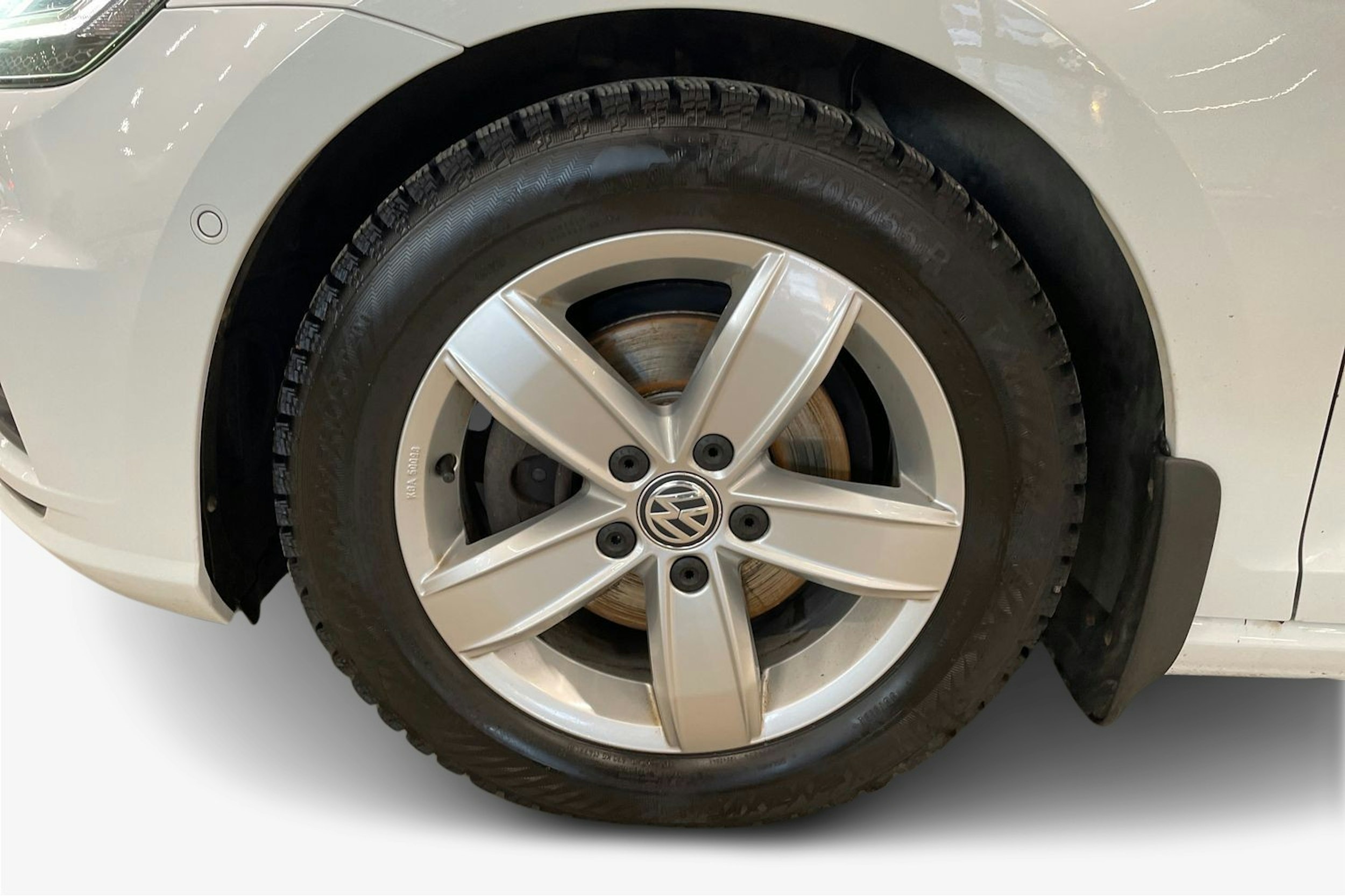 valkoinen Volkswagen Golf 2017 kuva 11.