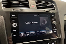 valkoinen Volkswagen Golf 2017 kuva 24.