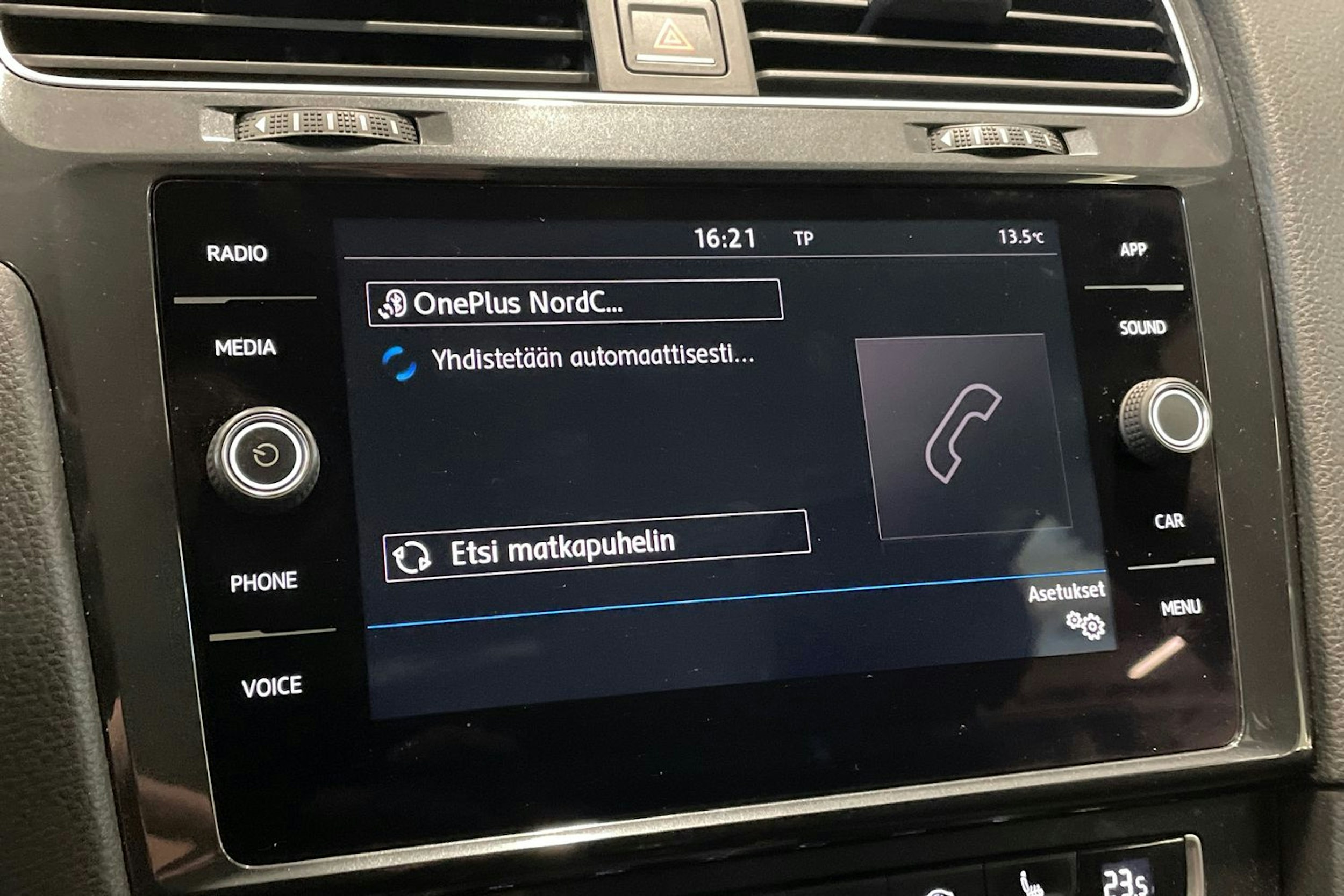 valkoinen Volkswagen Golf 2017 kuva 26.