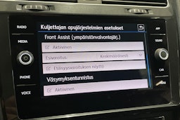 valkoinen Volkswagen Golf 2017 kuva 28.