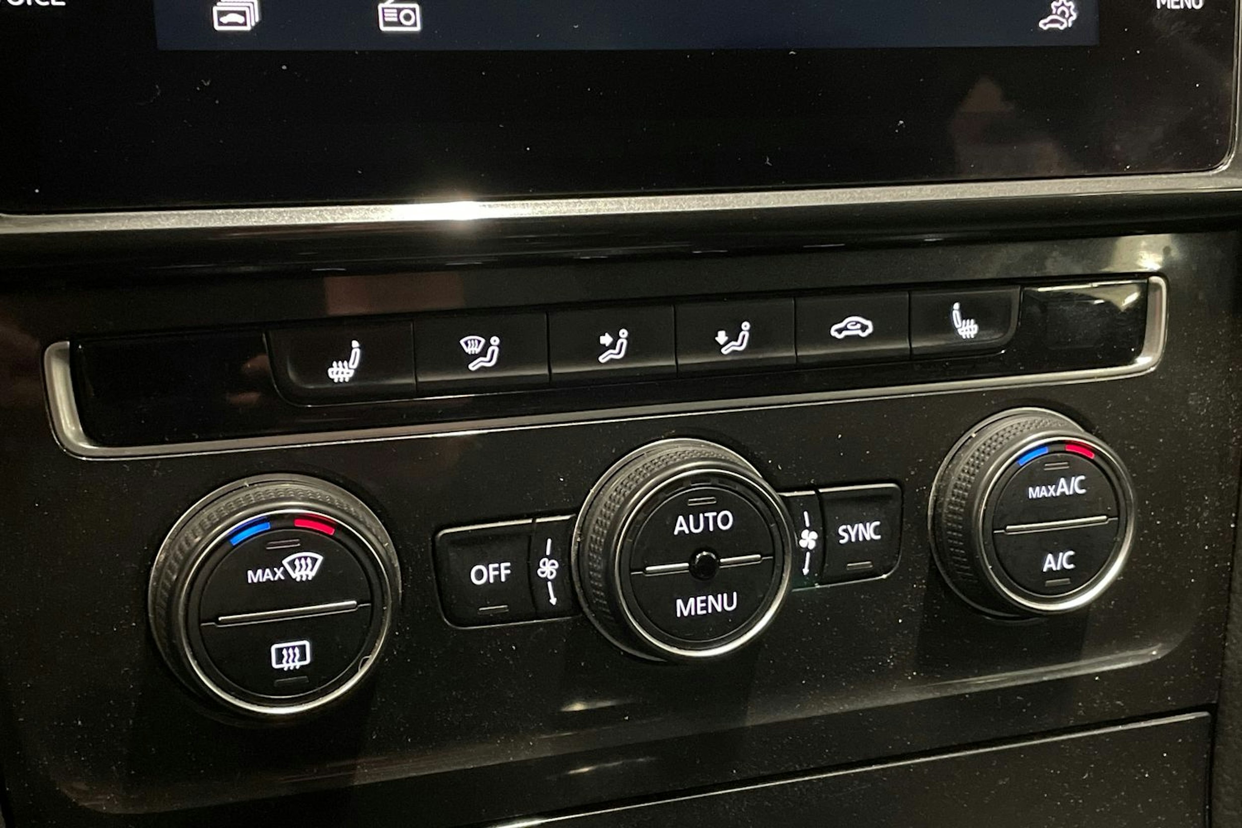 valkoinen Volkswagen Golf 2017 kuva 29.