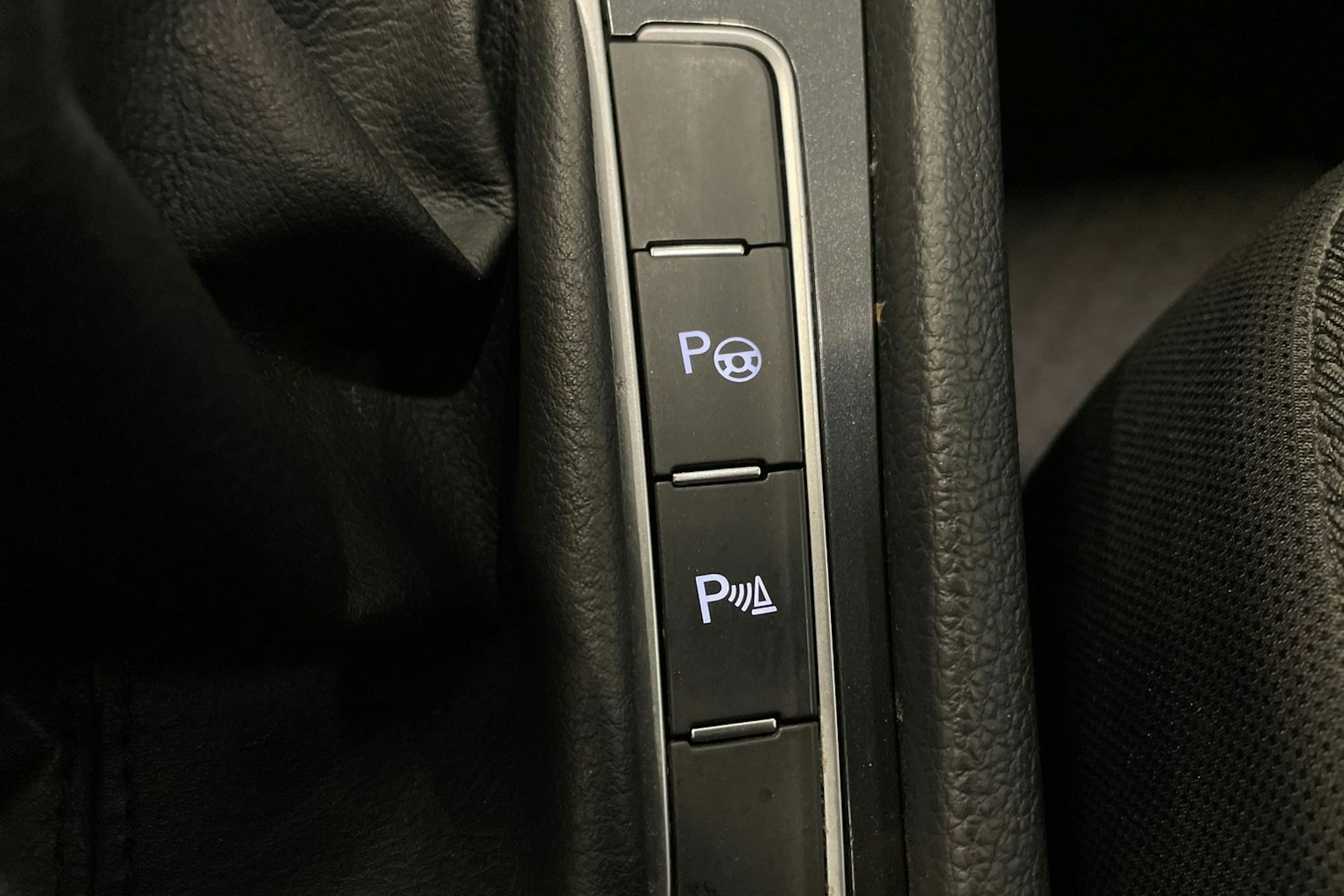 valkoinen Volkswagen Golf 2017 kuva 31.