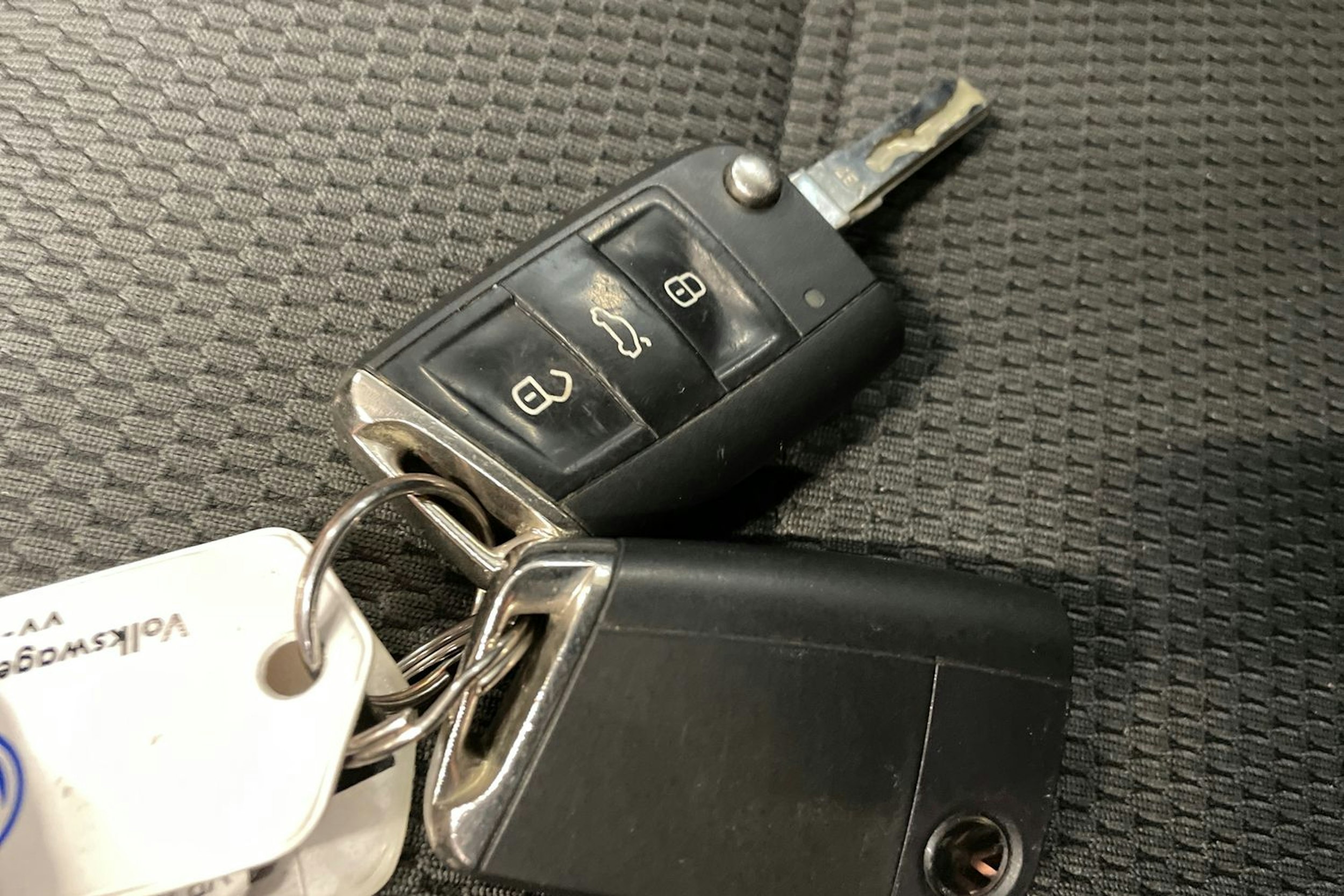 valkoinen Volkswagen Golf 2017 kuva 33.