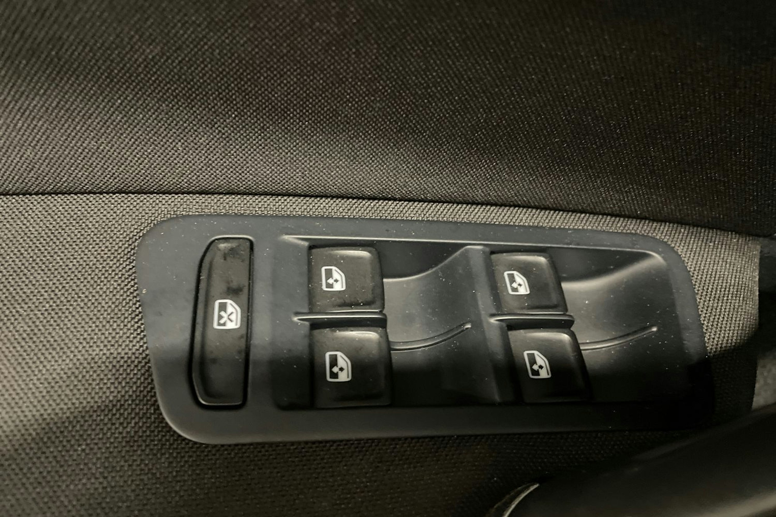 valkoinen Volkswagen Golf 2017 kuva 34.