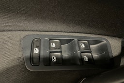 valkoinen Volkswagen Golf 2017 kuva 34.