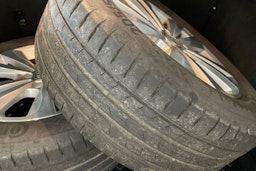 valkoinen Volkswagen Golf 2017 kuva 37.