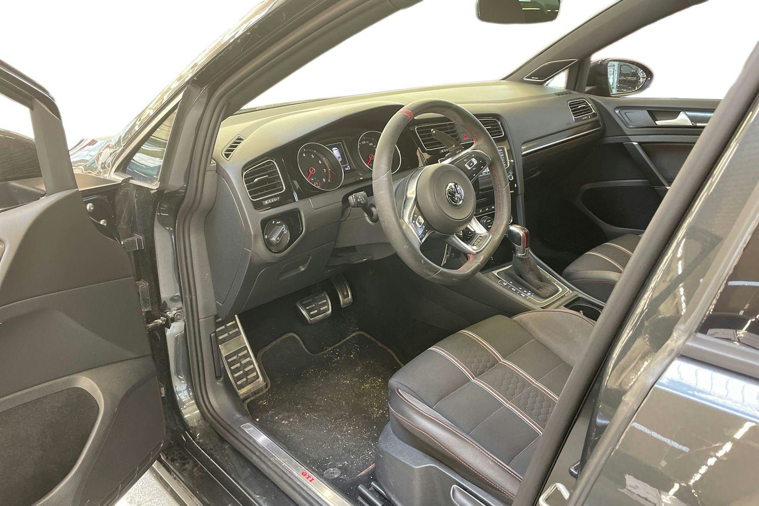 harmaa Volkswagen Golf 2017 kuva 3.