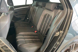 harmaa Volkswagen Golf 2017 kuva 8.