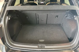 harmaa Volkswagen Golf 2017 kuva 21.