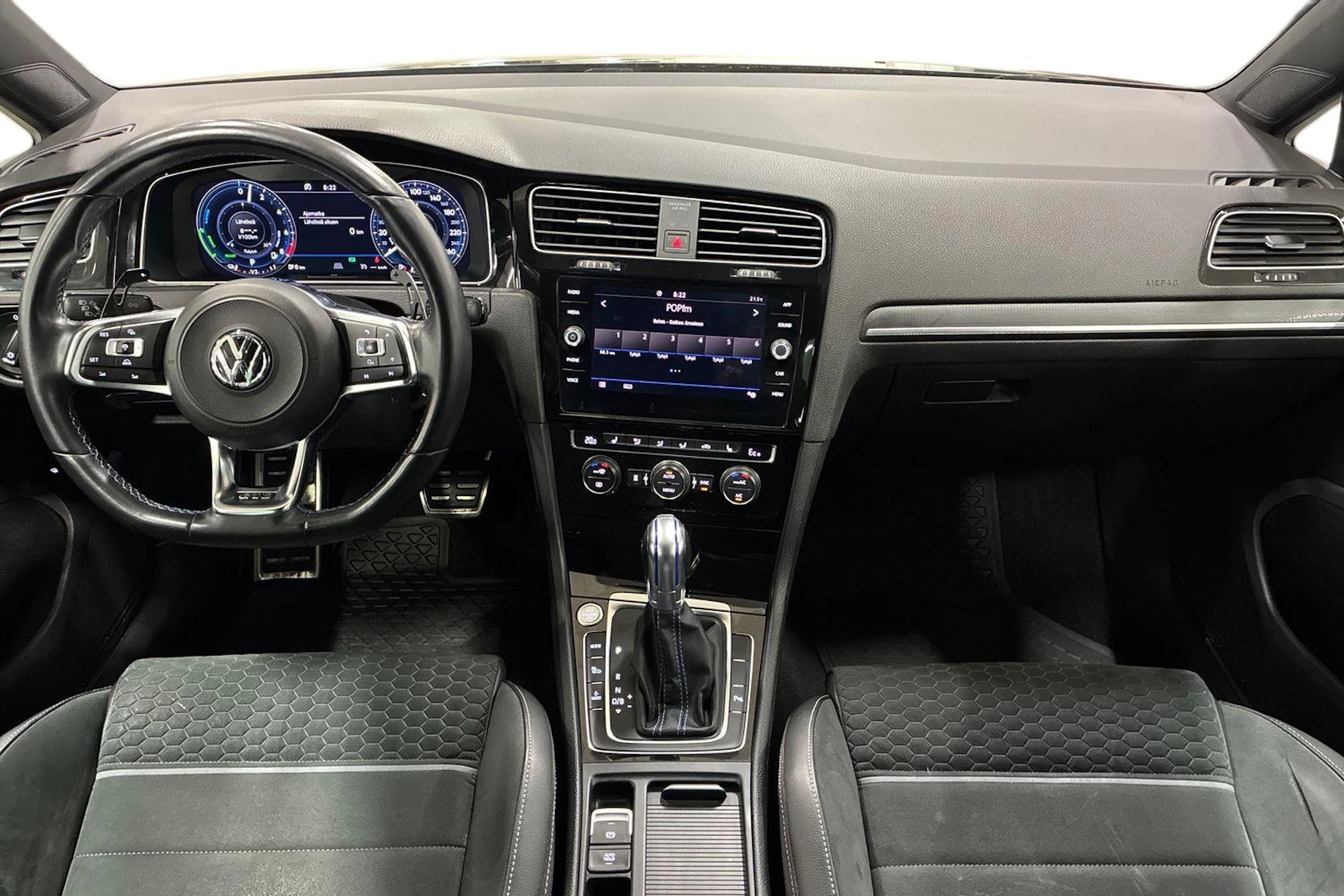 harmaa Volkswagen Golf 2017 kuva 9.
