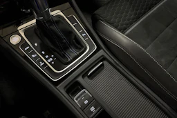 harmaa Volkswagen Golf 2017 kuva 22.