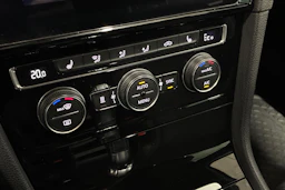 harmaa Volkswagen Golf 2017 kuva 23.