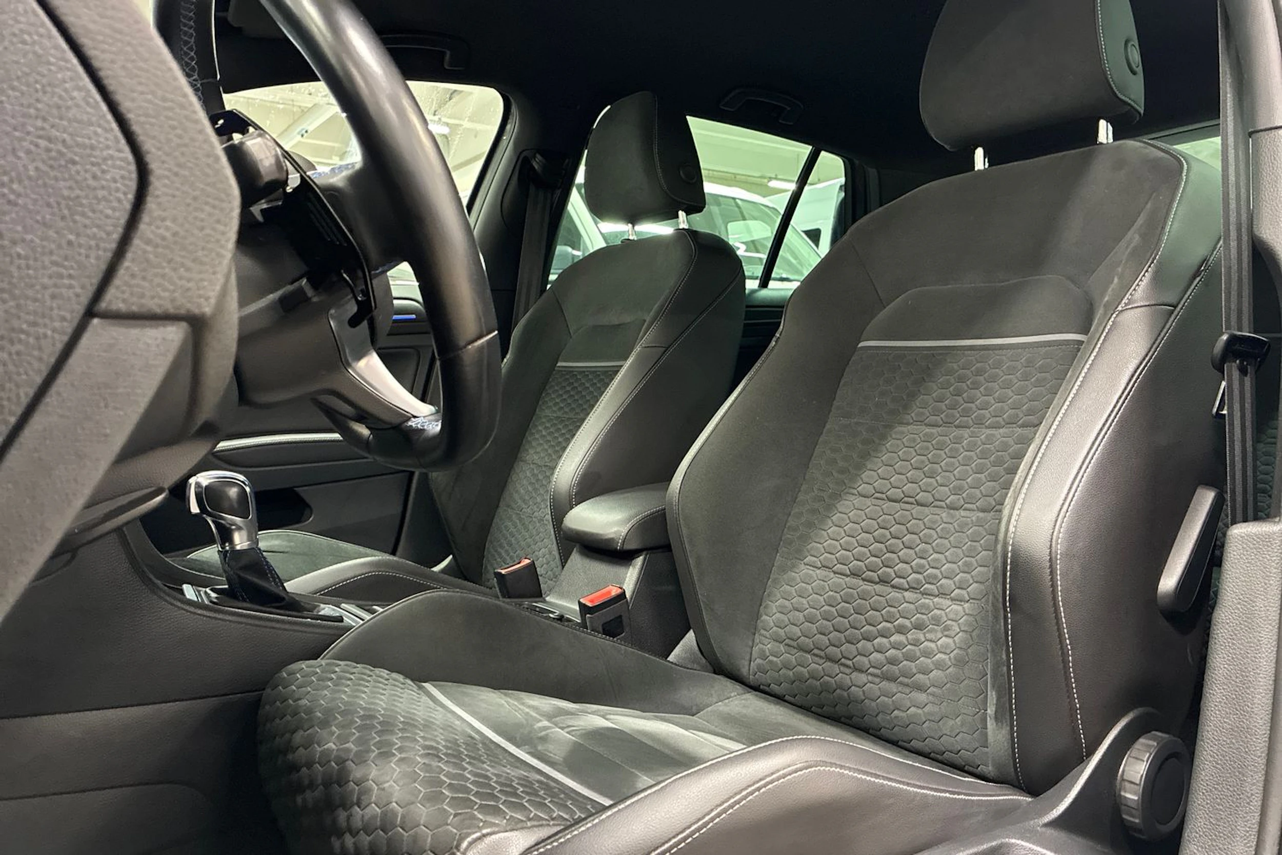 harmaa Volkswagen Golf 2017 kuva 26.